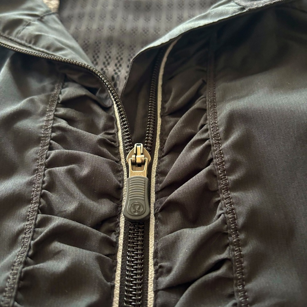 Lululemon Run: Back On Track Jacket - Picture 9 of 11